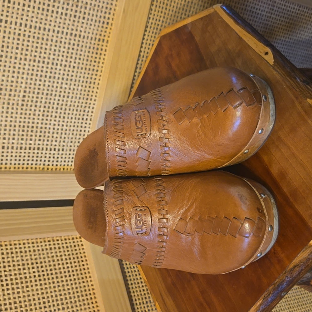 UGG Tan Leather Slip-On Clogs 7 Womens Work Casual